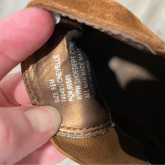 Faux suede ankle boots 8 1/2 shoe department - Picture 5 of 5